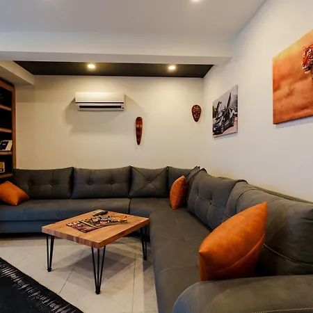 Mrt Suites Lara *